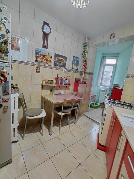 Titan Metrou M1-statia Titan si parc IOR, cu 3 lifturi