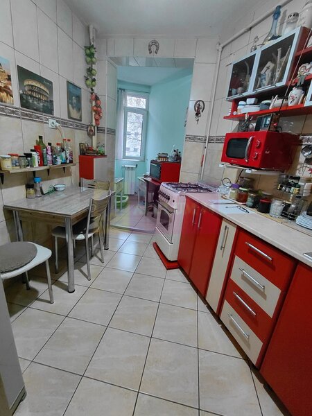 Titan Metrou M1-statia Titan si parc IOR, cu 3 lifturi