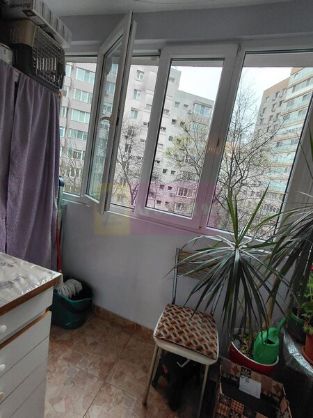 Titan Metrou M1-statia Titan si parc IOR, cu 3 lifturi