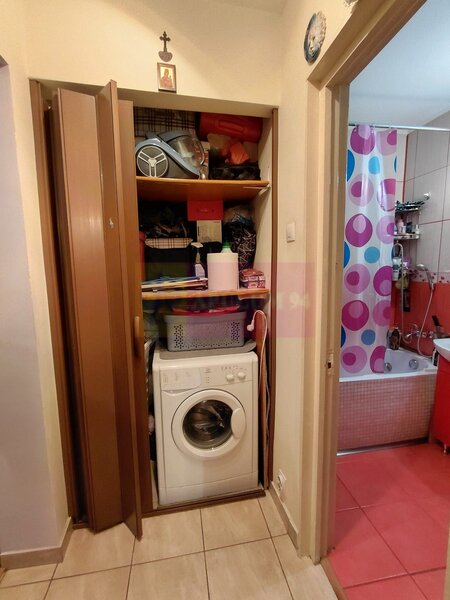 Titan Metrou M1-statia Titan si parc IOR, cu 3 lifturi