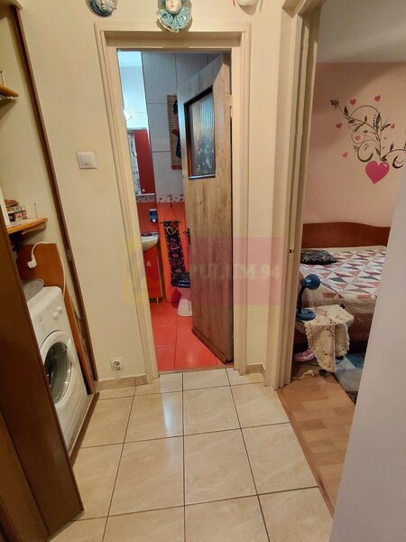 Titan Metrou M1-statia Titan si parc IOR, cu 3 lifturi