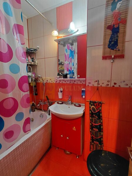 Titan Metrou M1-statia Titan si parc IOR, cu 3 lifturi